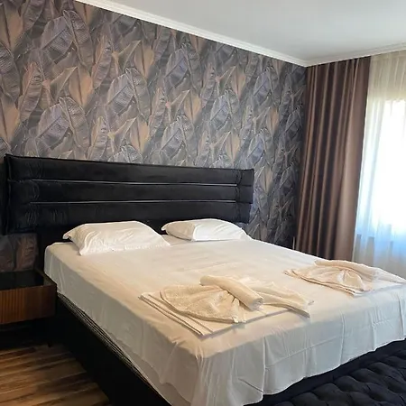 Valencia Gardens Royal * نيسيبار