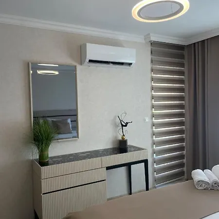 Valencia Gardens Royal Apartment *