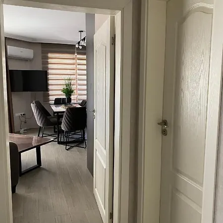 Valencia Gardens Royal Apartment *