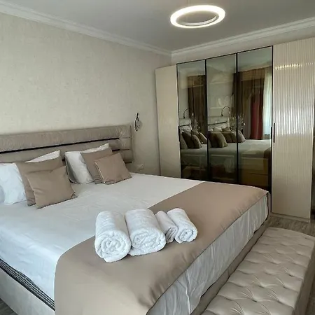 Valencia Gardens Royal Apartment *